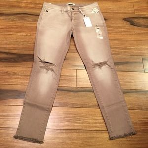 👖💥 Brand new exc for Buckle! KanCan jeans Size28